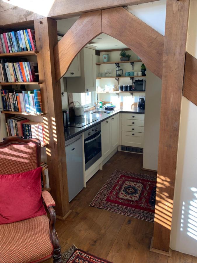 Stable Cottage ドーキング エクステリア 写真